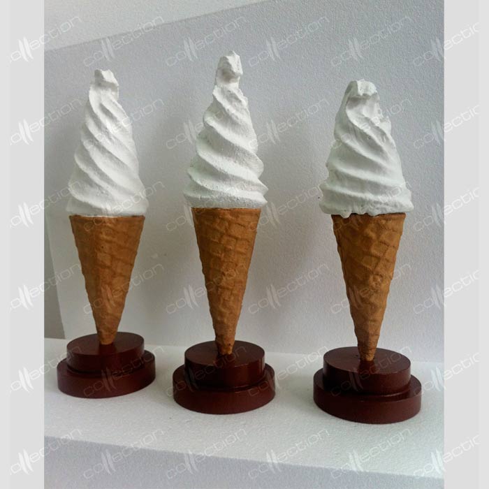 Муляж мороженого на подставке из пенопласта
